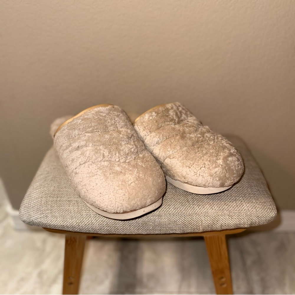OluKai Tan and Cream Women's Slippers - Picture 5 of 5